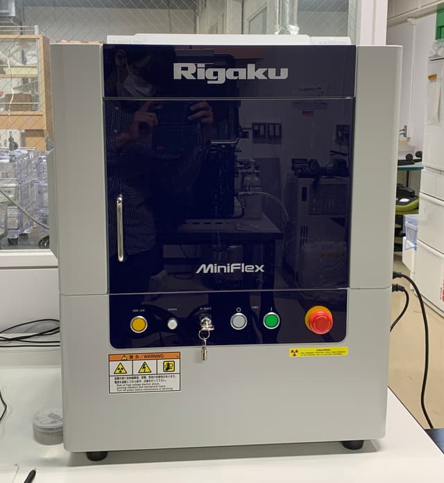 Benchtop powder X-ray diffractometer MiniFlex (Rigaku)